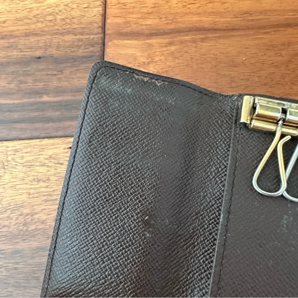 Vintage Authentic Louis Vuitton Damier Ebene 4 Key Holder - Unisex